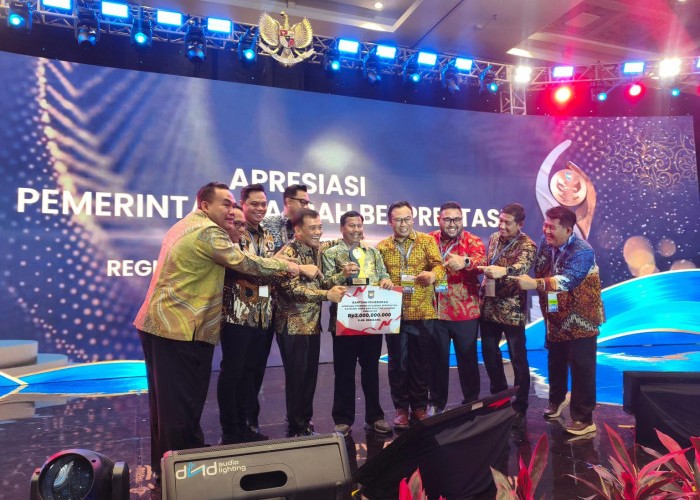 Cakupan JKN Capai 99.17 Persen, Rembang Raih Penghargaan Terbaik I Akses Layanan Kesehatan Regional Jawa-Bali