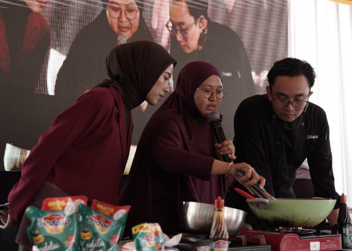 Dapur Alfamart, Chef Isman Ajak Warga Slawi Masak Bareng