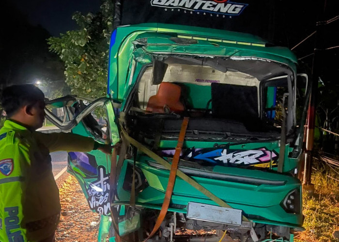 Kecelakaan Beruntun Tiga Truk di Gringsing Batang, Diduga Rem Blong