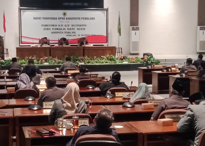 Rapat Paripurna DPRD Kabupaten Pemalang Dihujani Interupsi 