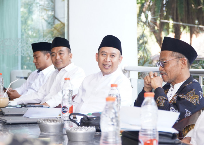 Usung Tiga Agenda Besar, Gus Rozin Tawarkan Visi Poros Tengah di Muktamar ke-35 NU 
