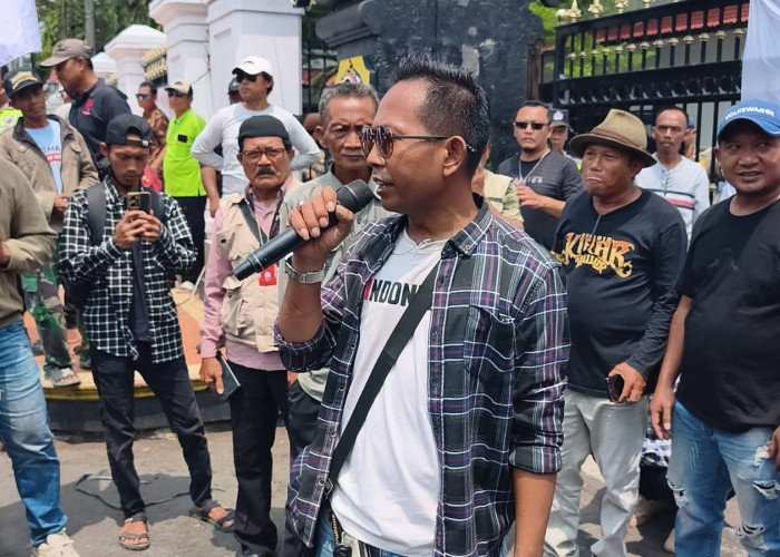 GMPP Demo Bupati Pati, Pertanyakan Foto Sudewo dan Proyek Trotoar Rp14 M