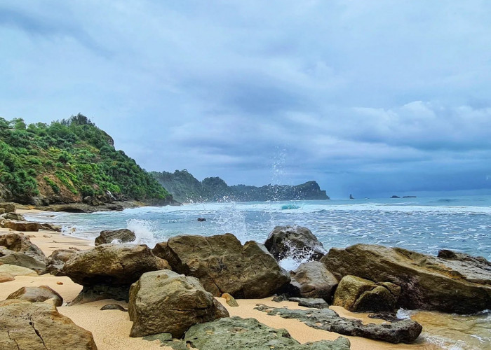 5 Rekomendasi Wisata Pantai di Wonogiri Terbaru 2023, Nomor 4 Surga Tersembunyi!