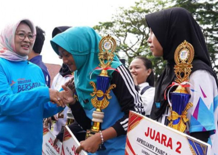 Haornas ke-43, Bupati Kebumen Serahkan Penghargaan dan Bonus untuk Atlet Berprestasi