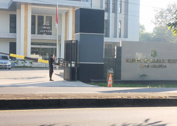 Tak Biasa, 'Palang' Kejari Salatiga Diturunkan Pasca Surat JAM Injel Kejagung Tersebar
