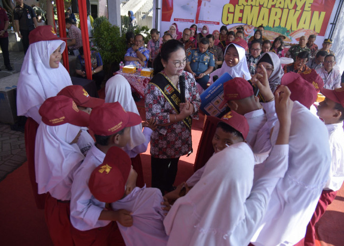 Gerakan Gemar Makan Ikan Menguat di Semarang, 100 Siswa Diajak Langsung Belajar Gizi di TPI Tambaklorok