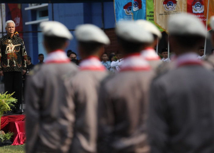 Tahun Terakhir Menjabat, Ganjar Terharu Lepas 258 Wisudawan SMKN Jateng 