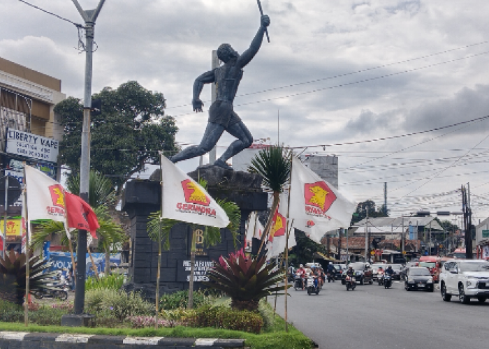 Tegak Lurus Instruksi Pusat, Ketua DPC Partai Gerindra Salatiga Yuliyanto Perintahkan Bersihkan Atribut Partai