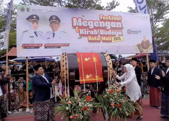 Sambut Bulan Ramadhan, Bupati Demak Pukul Bedug di Acara Megengan