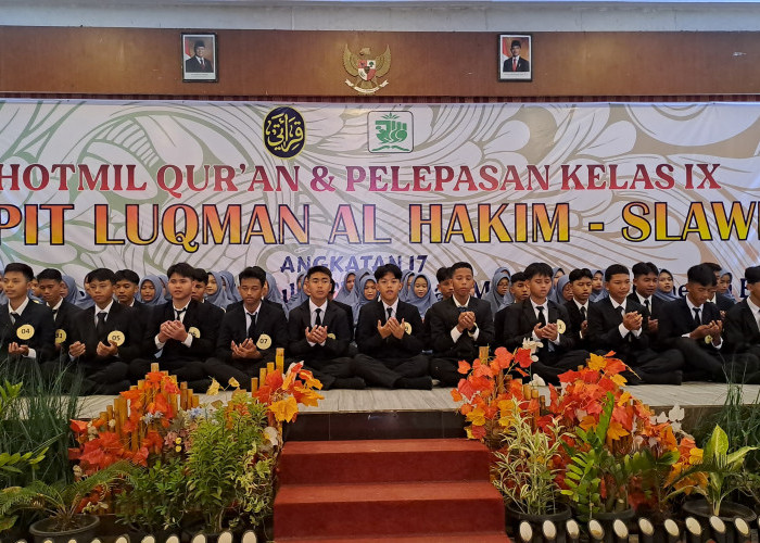 SMPIT LH  Slawi Gelar Khotmil Quran dan Pelepasan Kelas IX Angkatan 17
