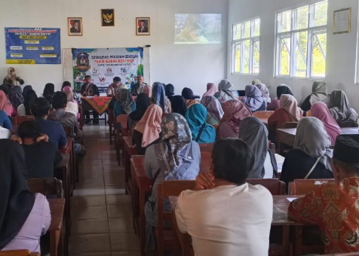 Hari Pertama Masuk Sekolah, Polsek Tamansari Boyolali Tekankan Kenalan Remaja ke Ortu di SMP Negeri 1