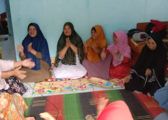 Lansia di Desa Jurangmangu Kabupaten Pemalang Ikuti Senam dan Akupresur