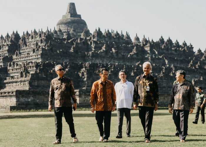 Ganjar Dampingi Kaisar Jepang Naruhito di Candi Borobudur: Beliau Terkesan 