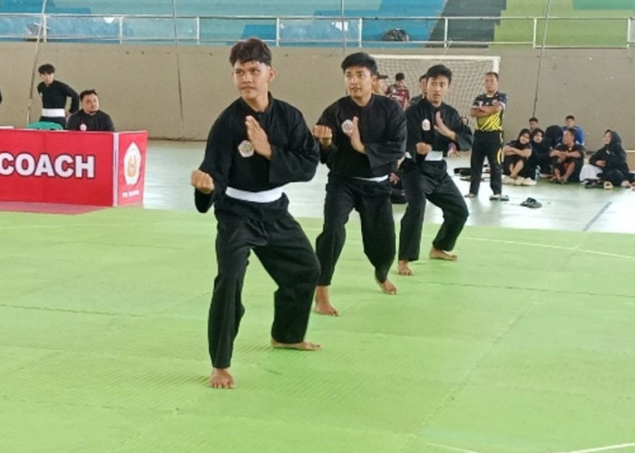 Seberangi Laut Jawa, 18 Pesilat Kotawaringin Barat  Adu Jurus dengan Atlet Batang