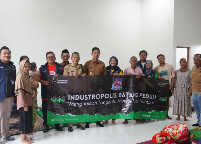 Cuaca Ekstrem Terjang Batang, KEK Industropolis Batang Salurkan Sembako dan Selimut