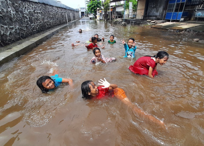 Banjir Jadi Agenda Tahunan, Warga Tanggungrejo Terpaksa Tinggikan Rumah