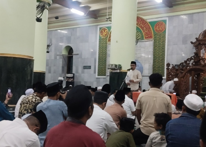 Lautan Jemaah Penuhi Masjid Agung Kauman Semarang di Malam Perdana Ramadan 2026