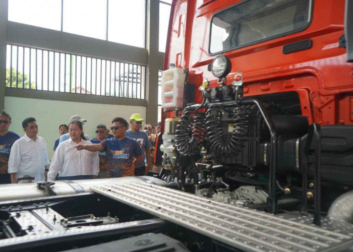 Keren! SMKN 1 Adiwerna  Tegal Miliki Gedung Service Center Kendaraan Alat Berat