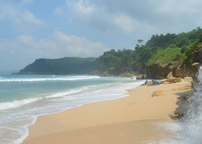 Berikut 10 Pantai Terindah di Jawa Tengah! Dengan Masing-Masing Pesona dan Tarif Masuknya