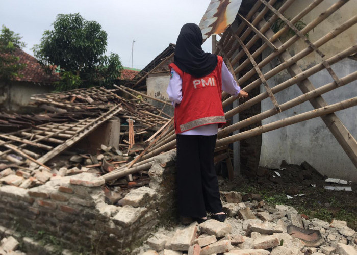 Diterjang Angin Kencang, Dua Rumah Warga Tegal Rusak Berat