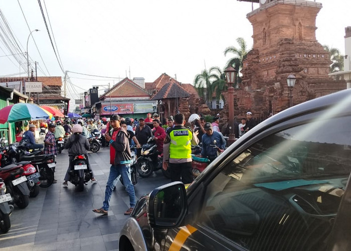Warga dan Peziarah Keluhkan Ojek Liar di Kawasan Menara dan Makam Sunan Kudus