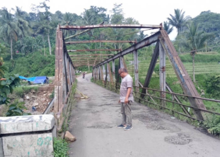 DPUPR Kabupaten Tegal akan Perbaiki Jembatan Kalierang Cilongok yang Berlubang 