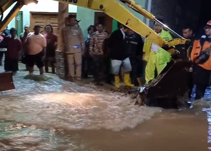 Tanggul Sungai Nglegong Jebol, Kawasan Banyubiru Diterjang Banjir