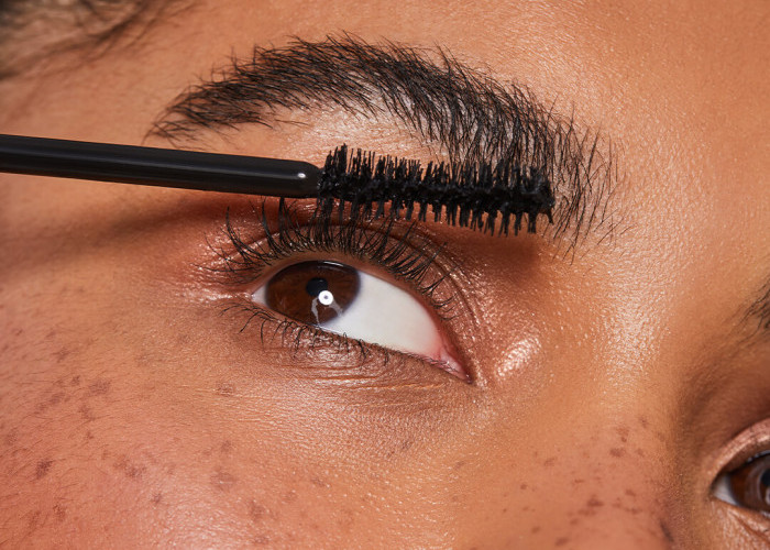 Hindari 8 Beauty Hack Ini Jika Wajahmu Nggak Mau Rusak, Salah Satunya Gunakan Pensil Warna sebagai Eyeliner