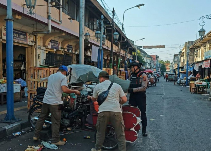 Pemkot Solo Perketat Penataan Pasar Gede, PKL hingga Becak Terlantar Jadi Sasaran Penertiban