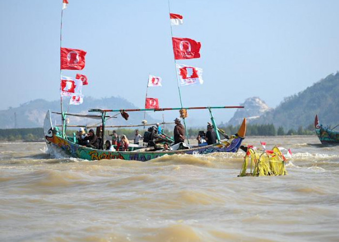 Larung Sukerto di Laut Jawa, Nelayan Tradisional Desa Puncel Kabupaten Pati Nyatakan Dukungan ke  Ganjar