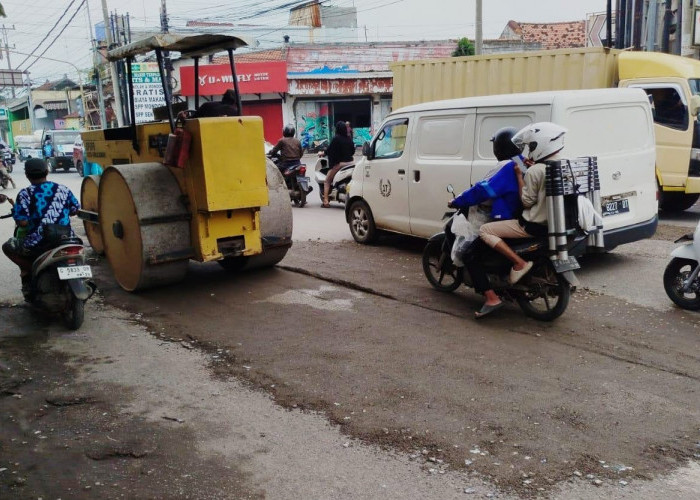 Viral Jalan Gatot Subroto Kota Pekalongan Rusak, DPUPR Kebut Tambal Aspal