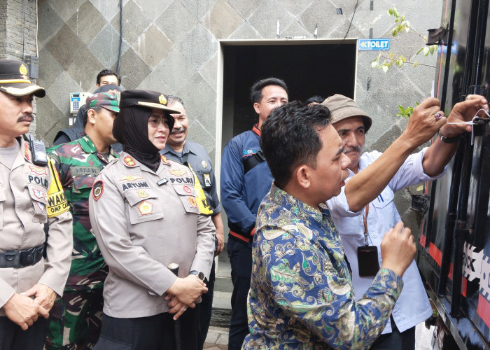 Logistik Pilkada 'Digeser' ke Kelurahan, Kapolres Salatiga Minta Bukti Foto