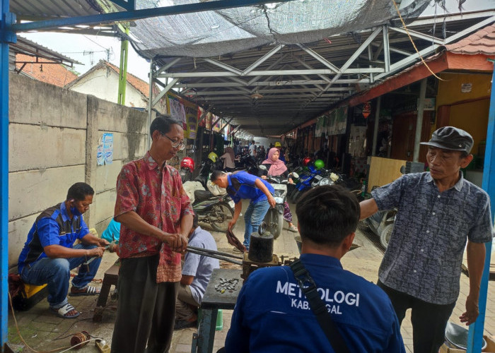Pedagang Pasar Pesayangan Kabupaten Tegal Antusias Ikuti Sidang Tera
