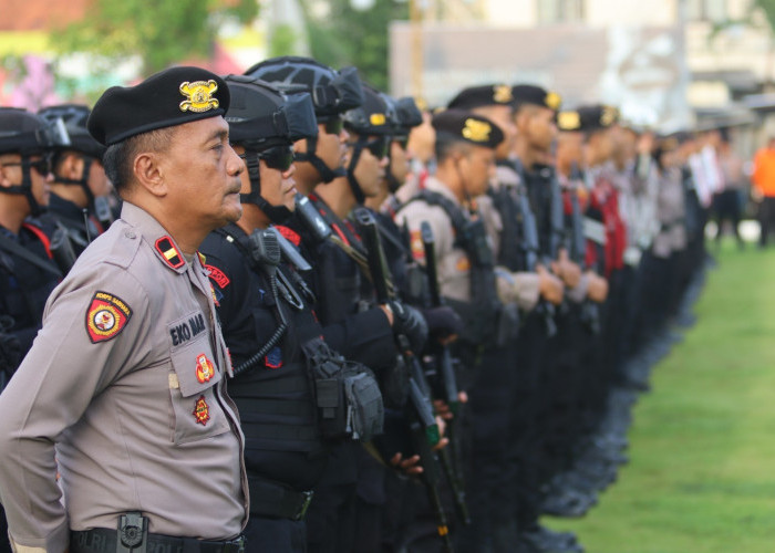 Kapolda Jateng Pimpin Gelar Pasukan Operasi Lilin 2024 di Solo