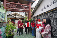 Dari Pemandu Jadi Penjaga Sejarah, Aryawan Hidupkan Cerita Kota Lama Semarang Lewat Walking Tour