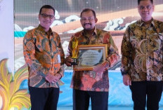 Bupati Pemalang Raih Penghargaan Kepala Daerah Peduli Penyiaran