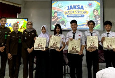 Gandeng Media, Kejari Semarang Edukasi Pelajar soal Risiko Hukum di Media Sosial