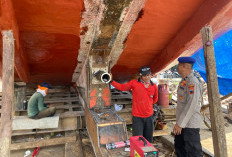 Pekerja Pengelasan Kapal di Pelabuhan Pati Dibidik Si Pola Cekal, Ada Masalah Apa? 