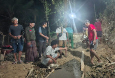 Warga Tepus Purworejo Swadaya Perbaiki Jalan Rusak, Akses ke Sawah dan Musala Jadi Lebih Mudah