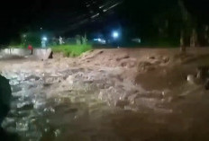 Dini Hari Diterjang Banjir, Tanggul Sungai Plumbon Jebol 25 Meter di Mangkang Kulon Semarang