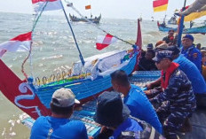 TNI AL Perkuat Sinergi dengan Nelayan, Posal Banyutowo Ikut Tradisi Sedekah Laut di Pati