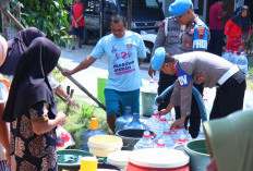 Kekeringan Pekalongan Melanda Kesesi, 260 KK Lega Dapat Bantuan 18 Ribu Liter Air Bersih