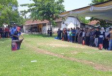 Damkar Latih 14 SPPG Pekalongan Padamkan Api Pakai APAR dan Kain
