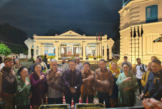 Menbud Fadli Zon Resmikan Panggung Sanggabuwono dan Museum Keraton Solo Usai Revitalisasi