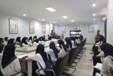 Giat Outingclass, SMKN 1 Dukuhturi Sambangi Redaksi Radar Tegal 