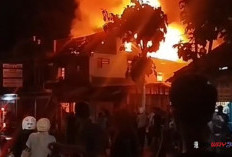 Warung Nasi Goreng Sedap Malam Terbakar, Api Merembet ke Sejumlah Kios di Purworejo
