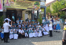 Pohon TPU Tumbang Timpa Kelas SDN Sendangmulyo 3 Semarang, Siswa Selamat dan Belajar Tetap Berjalan