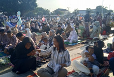 Khidmatnya Salat Idul Fitri di Alun-alun Batang, Bupati Faiz Tegaskan Tidak Ada Open House