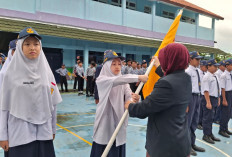 30 Pengurus OSIS Masa Jihad 2025/2026 SMPIT Luqman Al Hakim Tegal Dilantik  