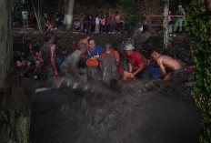 Kuras Sendang Gede Pudak Payung Semarang, Tradisi Ratusan Tahun Bersihkan Hati Jelang Ramadan